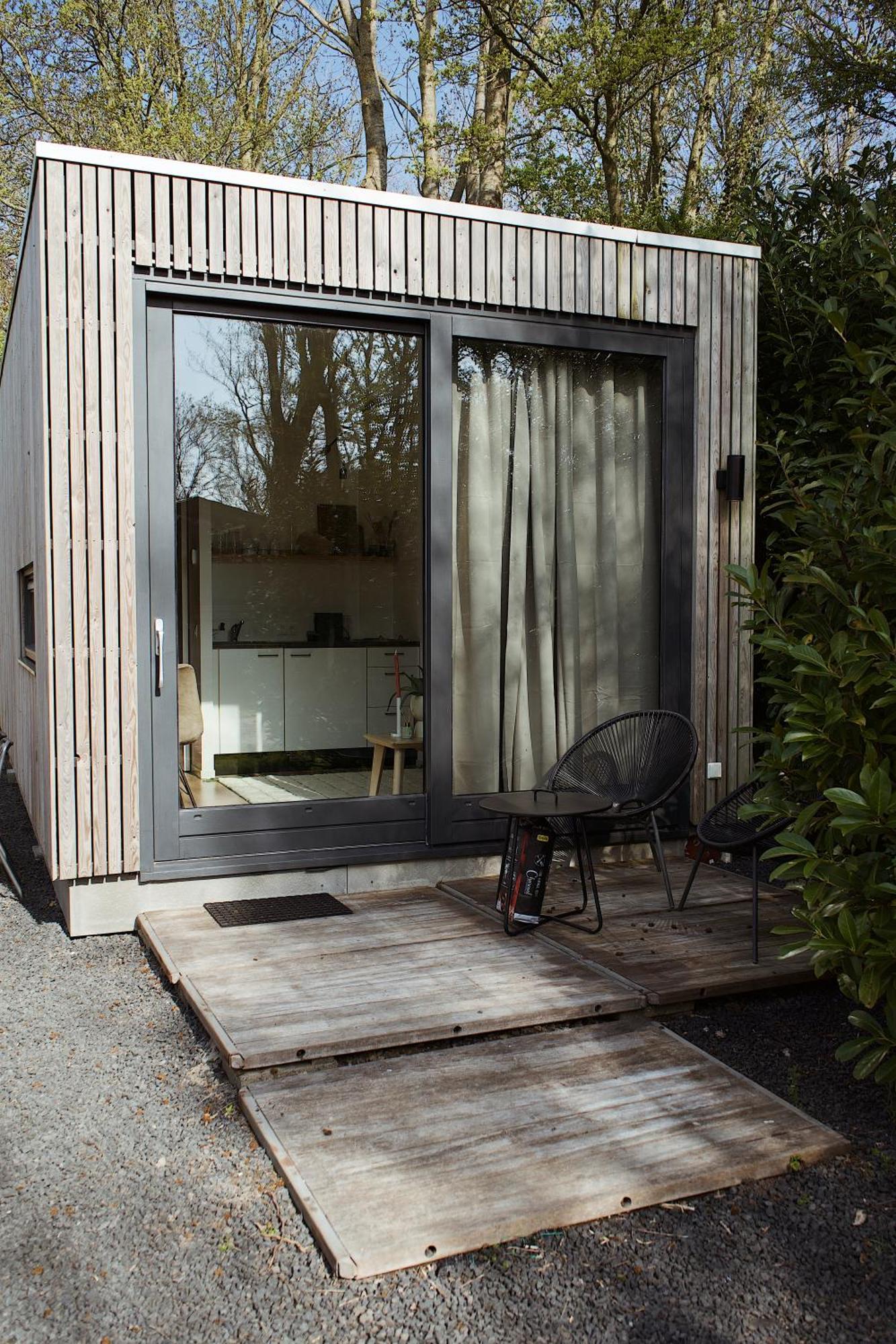 Modern Tiny House Op Rustig Watersportpark Villa Elahuizen Exterior photo